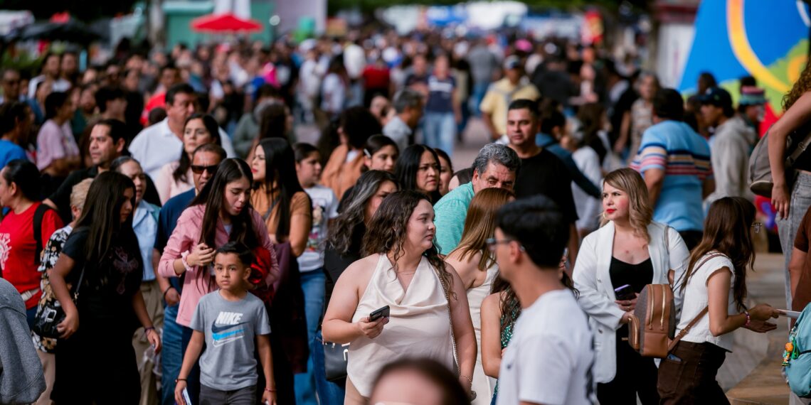 Familias destacan ambiente, seguridad y acceso gratuito en la Feria Villista 2026; aseguran que cada año está mejor