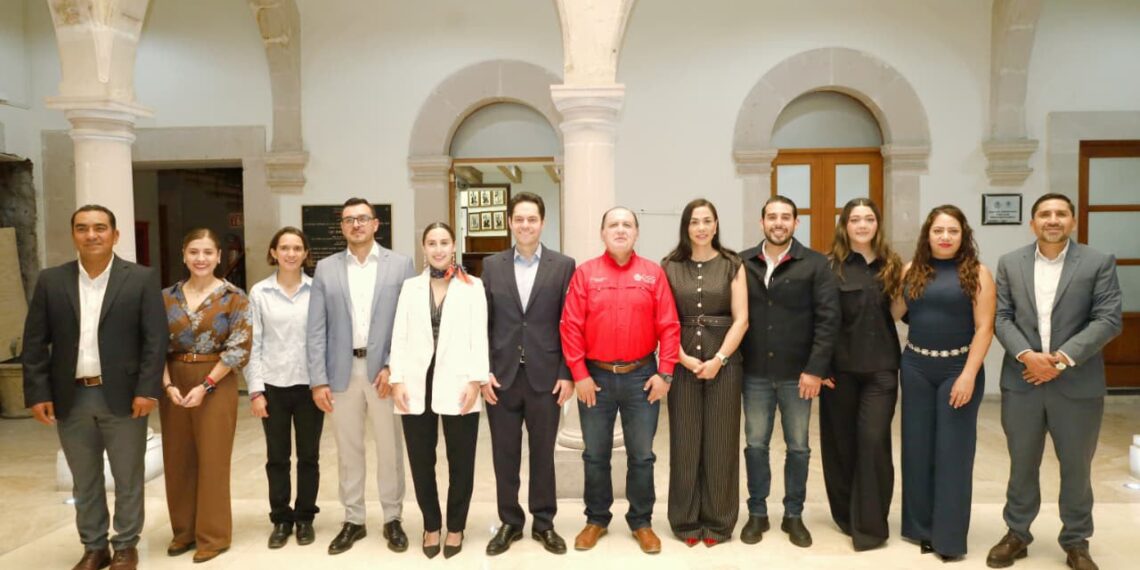 Escuchar y solucionar, para que las familias de Durango ganen