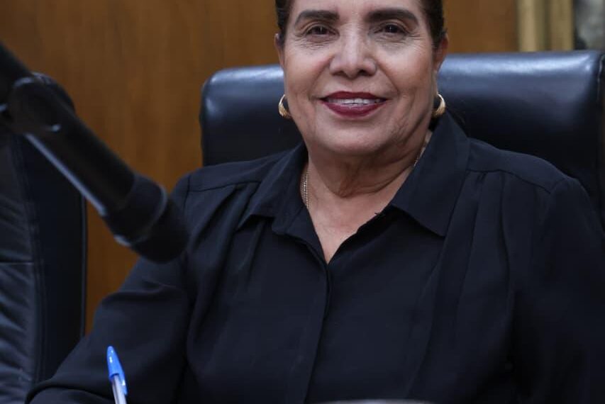Con espacios públicos y deporte se apuesta por el futuro de Durango: Ana María Durón