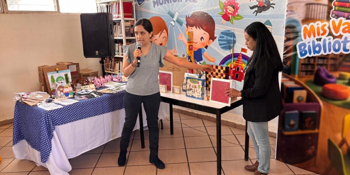 Acerca Toño Ochoa libros, aprendizaje y diversión a la niñez duranguense en vacaciones