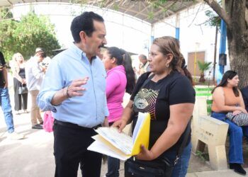 Éxito en jornada jurídica beneficia a decenas de familias