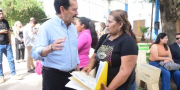 Éxito en jornada jurídica beneficia a decenas de familias