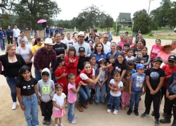 Llevan apoyo alimentario y aves de postura a cinco comunidades del municipio de Durango; Marisol Rosso resalta la importancia de atender a todos los duranguenses