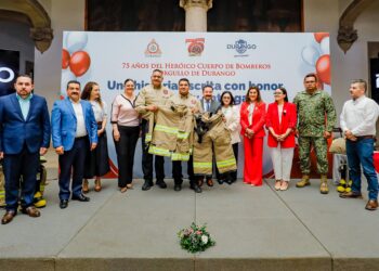Reconoce Toño Ochoa 75 años de valentía a los héroes de Durango