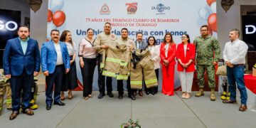 Reconoce Toño Ochoa 75 años de valentía a los héroes de Durango