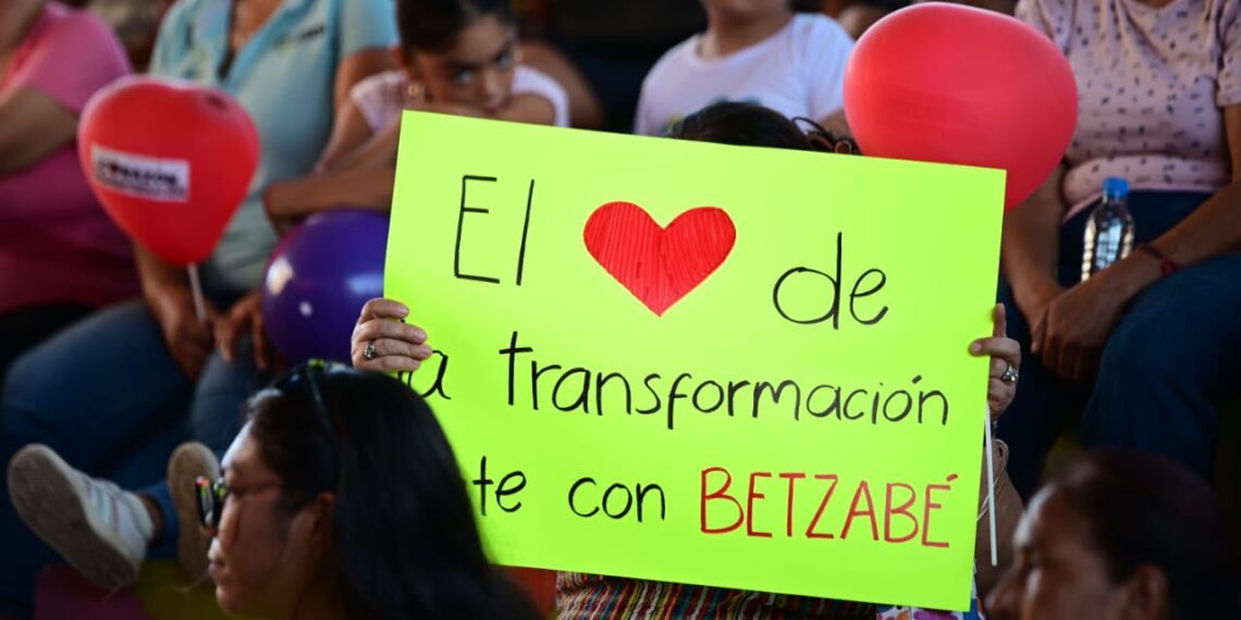 De frente al pueblo, Betzabé Martínez informa en las colonias los resultados de su Primer Año de Gobierno