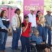 Lleva Toño Ochoa apoyo alimenticio a la gran familia de la Sierra