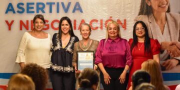 ONMPRI capacita en comunicación asertiva y negociación a liderazgos de La Laguna: Pamela García