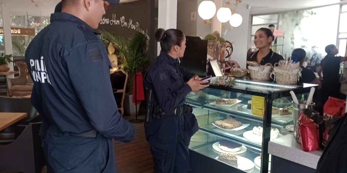 Fortalece Toño Ochoa la cercanía de la Policía Municipal y la prevención en comercios