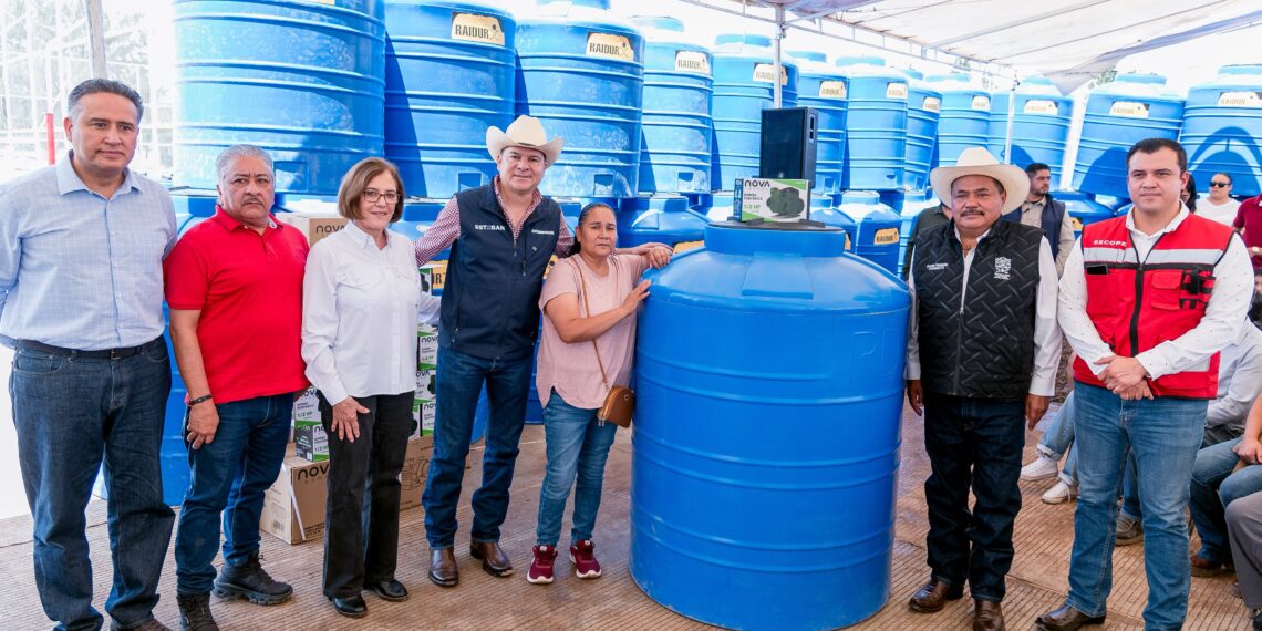 Con nuevas calles, obras de agua y drenaje y más patrullas, el gobernador Esteban Villegas mejora la vida de las familias de Guadalupe Victoria