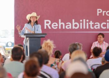 Arranca Betzabé Martínez programa para fortalecer caminos rurales de Gómez Palacio