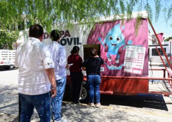 Módulo móvil de SIDEAPA recibe buena respuesta de usuarios en colonia Solidaridad