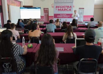Impulsa Gobierno de Betzabé Martínez el emprendimiento juvenil con apoyo para registro de marca