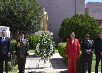 Preside Betzabé Martínez desfile Cívico Militar conmemorativo de la Independencia de México