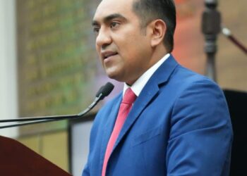 Blindar patrimonio de adultos mayores, propone Noel Fernández.