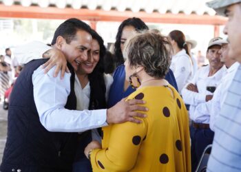 Toño Ochoa escucha y atiende personalmente a la gran familia duranguense