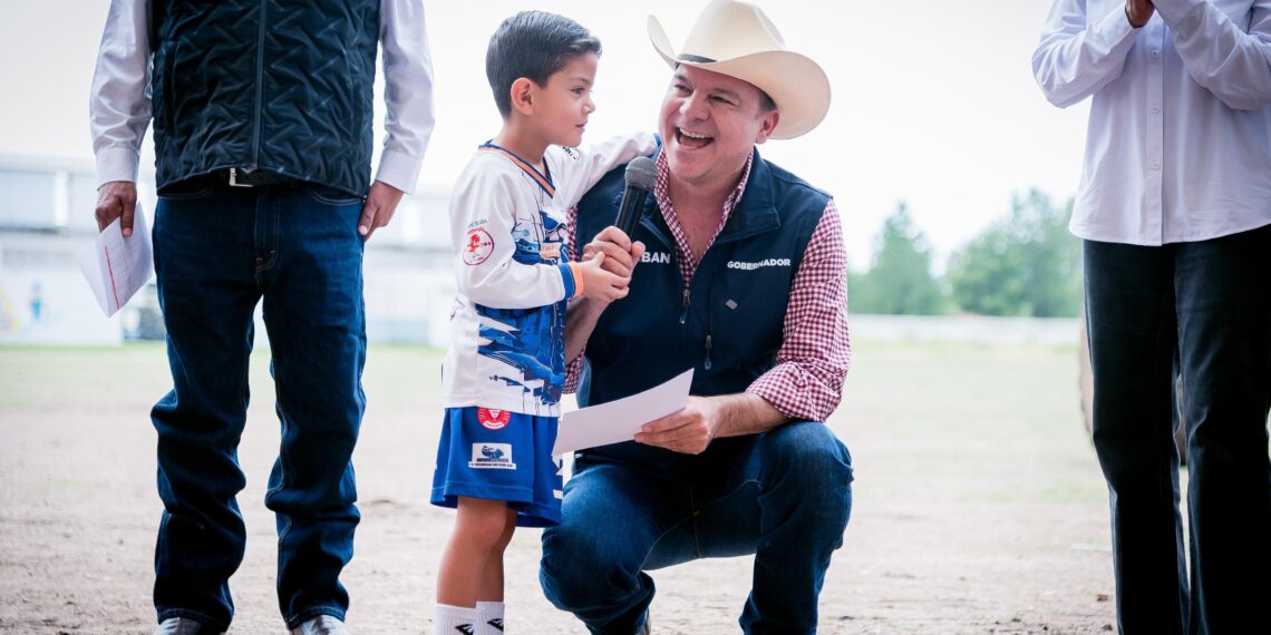 Guadalupe Victoria tendrá nuevo estadio de fútbol; Esteban Villegas inicia obra para fomentar el deporte entre niños, jóvenes y adultos