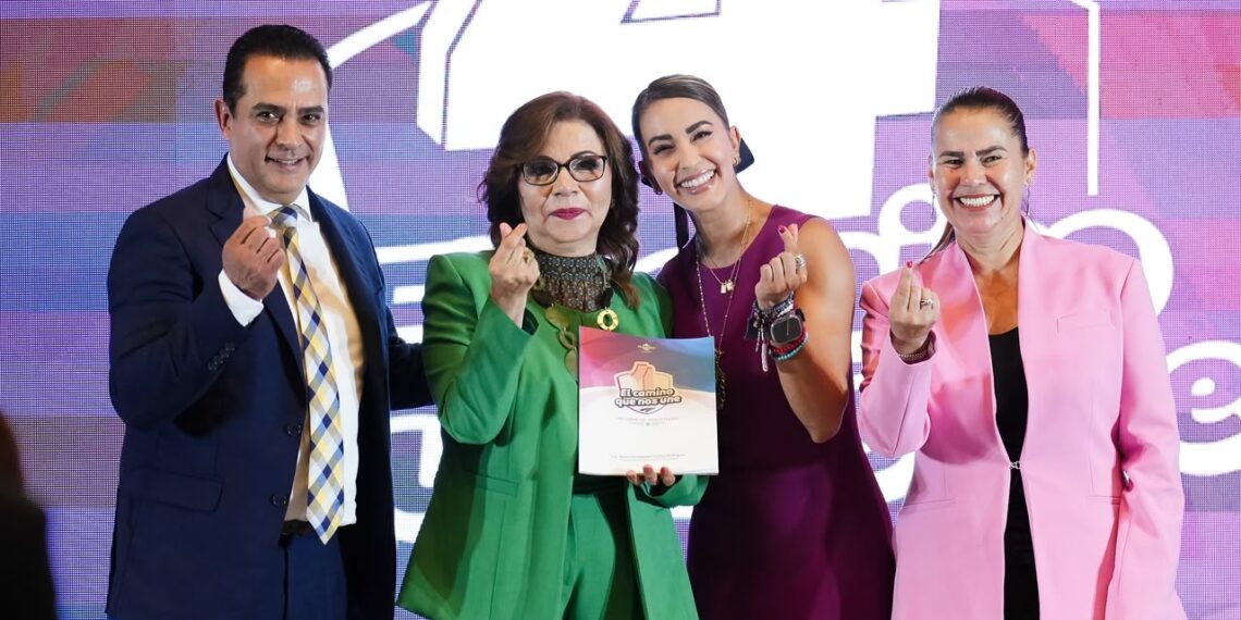 Toño Ocha a través de DIF Municipal lleva 4 años cuidando y acompañando a la gran familia duranguense