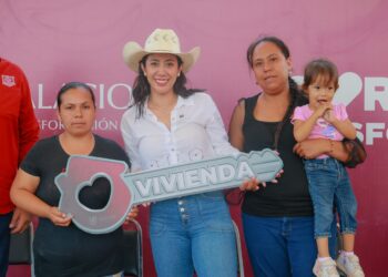 El campo es una prioridad para Betzabé Martínez, entrega 100 cuartos adicionales y 100 techos terrados
