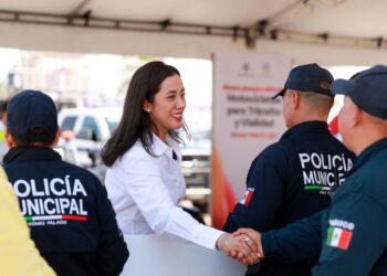 Fortalece Gómez Palacio sus corporaciones de seguridad con equipamiento y reconocimiento al mérito policial
