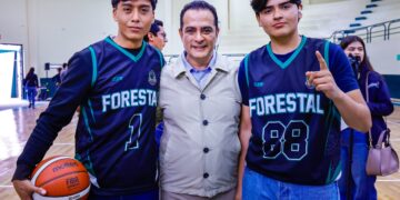 Toño Ochoa cumple con el Presupuesto Participativo, entrega gimnasio del COBAED y abre nueva convocatoria