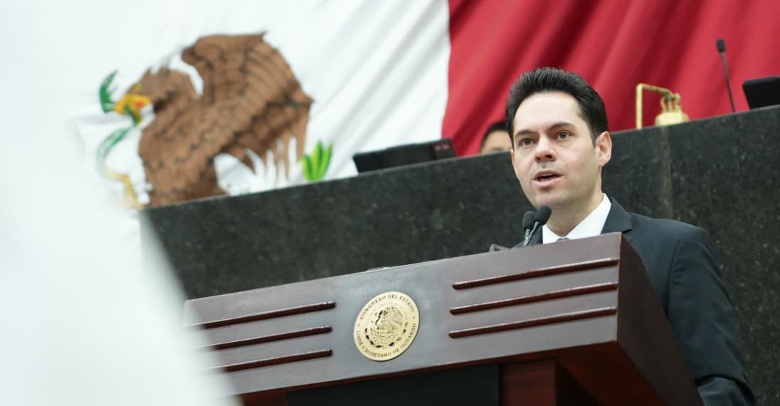Blindar datos personales de estudiantes, propone Alejandro Mojica.
