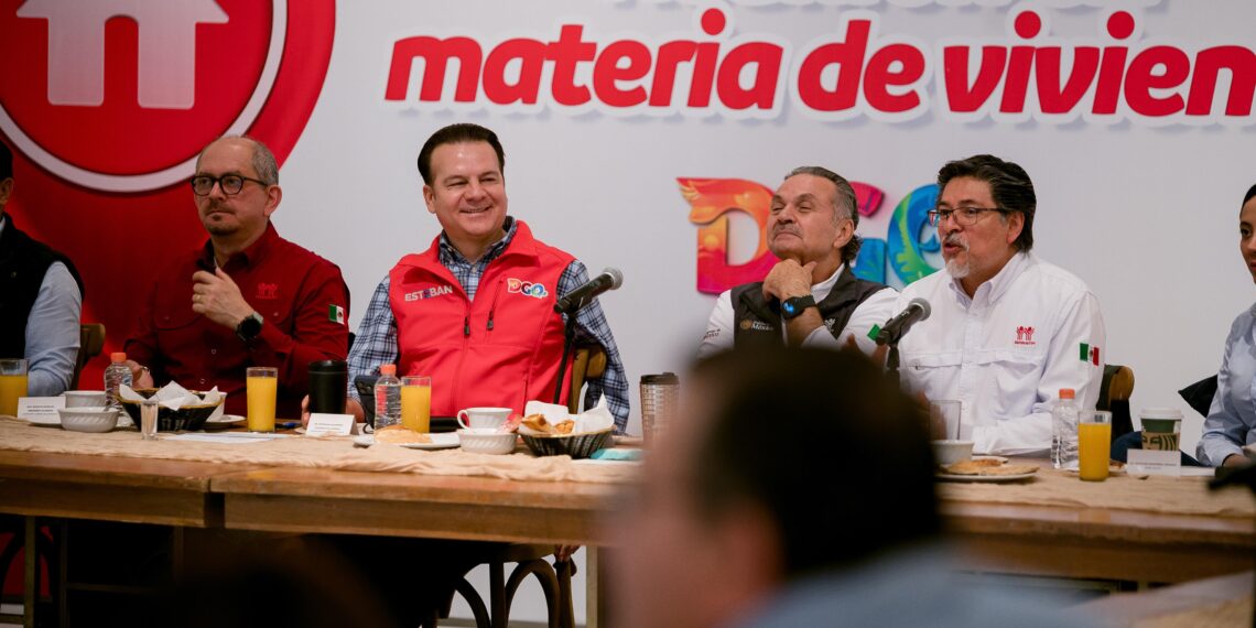 Anuncia el Gobernador Esteban plan de vivienda para que 31 mil familias tengan casa propia en Durango