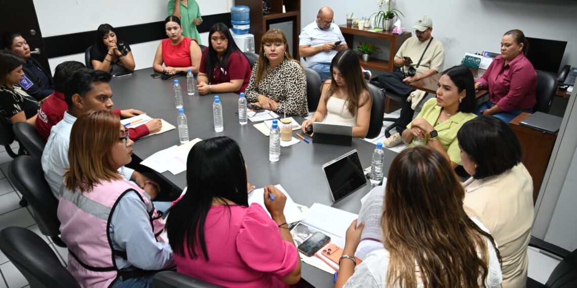 Revisa Comisión de Mujeres acciones de atención a la violencia y salud femenina