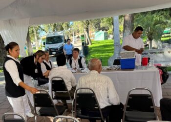 Arranca campaña invernal con meta de 579 mil dosis