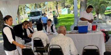 Arranca campaña invernal con meta de 579 mil dosis