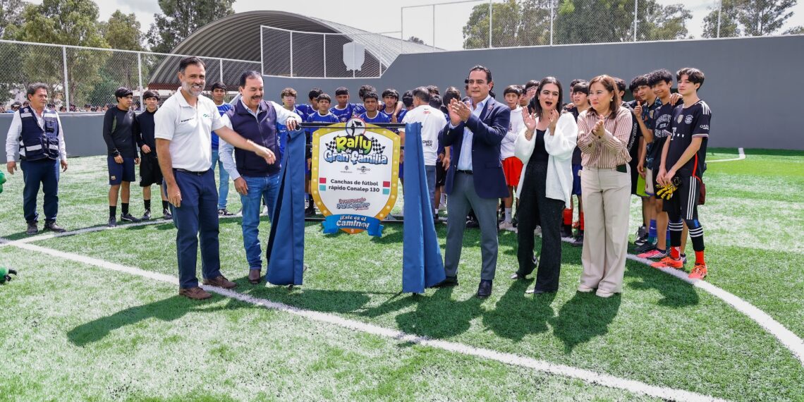 ¡Entrega Toño Ochoa 25 obras y tiene otras 20 listas para la gran familia