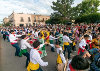 El Revolcadero Masivo 2026 rompe récord con más de 2 mil bailarines en Durango