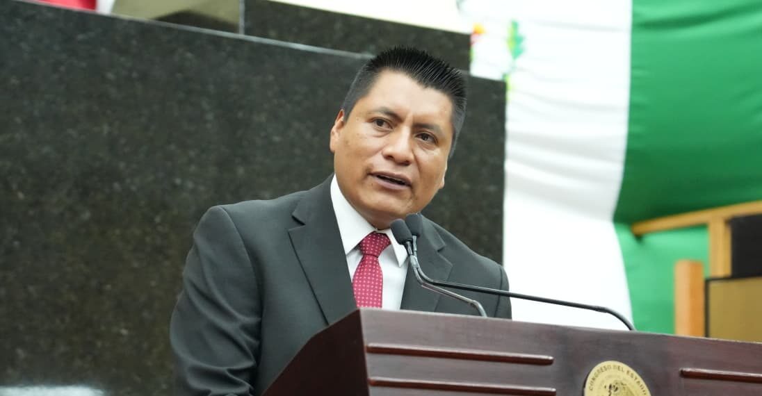 Pide Iván Soto certeza jurídica para docentes sin vulnerar derechos de estudiantes.