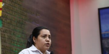 Necesario proteger identidad digital de la niñez ante riesgos de IA: Flora Leal.